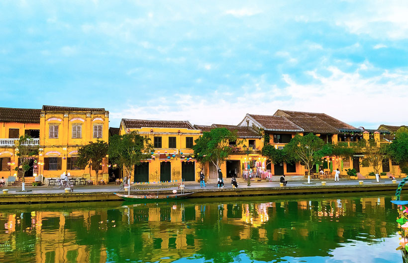 ทัวร์เวียดนามกลาง ดานัง บานาฮิลล์  สะพานมังกร  เมืองโบราณฮอยอัน สะพานสีทอง วัดลินห์อึ๋ง Cafe Son Tra Marina 3 วัน 2 คืน สายการบินแอร์เอเชีย