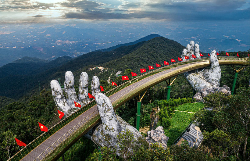 ทัวร์เวียดนามกลาง ดานัง บานาฮิลล์  สะพานมังกร  เมืองโบราณฮอยอัน สะพานสีทอง วัดลินห์อึ๋ง Cafe Son Tra Marina 3 วัน 2 คืน สายการบินแอร์เอเชีย