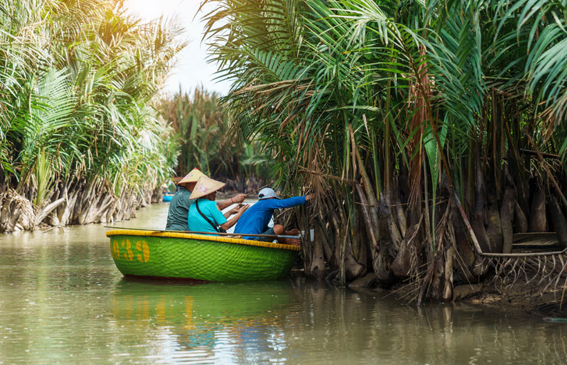 ทัวร์เวียดนามกลาง ดานัง เว้ ฮอยอัน บานาฮิลล์ ล่องเรือกระด้งและเรือมังกร หมู่บ้านกั๊มทาน พระราชวังไดโน้ย 4 วัน 3 คืน สายการบินแอร์เอเชีย