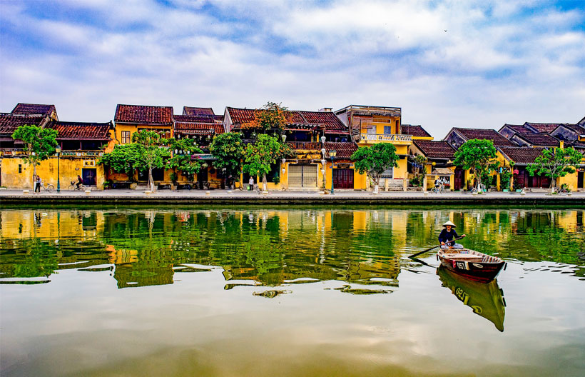 ทัวร์เวียดนามกลาง เว้ ดานัง ฮอยอัน สะพานมังกร บานาฮิลล์ สุสานกษัตริย์ไคดิงห์ เรือมังกรล่องแม่น้ำหอม 4 วัน 3 คืน สายการบินไทยเวียดเจ็ท แอร์
