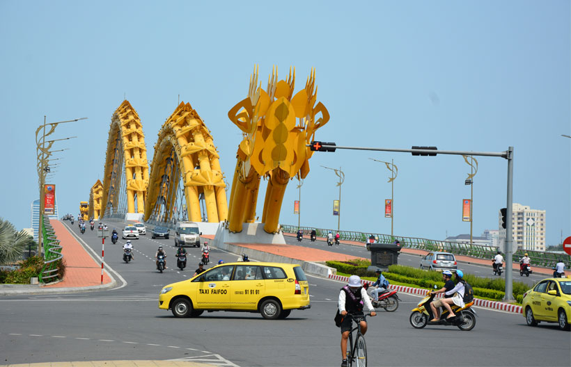 ทัวร์เวียดนามกลาง บาน่าฮิลล์ สะพานมือสีทอง นั่งเรือกระด้ง (พักบาน่าฮิลล์ 1 คืน) 3 วัน 2 คืน สายการบินแอร์เอเชีย