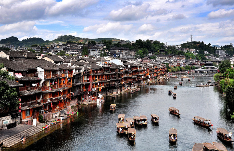 ทัวร์จีน จางเจียเจี้ย เฟิงหวง ฟูหรงเจิ้น ภูเขาเทียนเหมินซาน ล่องเรือชมแม่น้ำแยงซีเกียง 7 วัน 6 คืน สายการบินชิงเต่าแอร์ไลน์