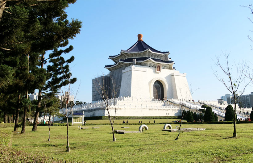 ทัวร์ไต้หวัน ไทเป  ซีเหมินติง  เกาะเหอผิง   วัดหลงซาน สะพานหักหลงเถิง   อนุสรณ์สถานเจียงไคเชค 5 วัน 3 คืน สายการบินไชน่า แอร์ไลน์