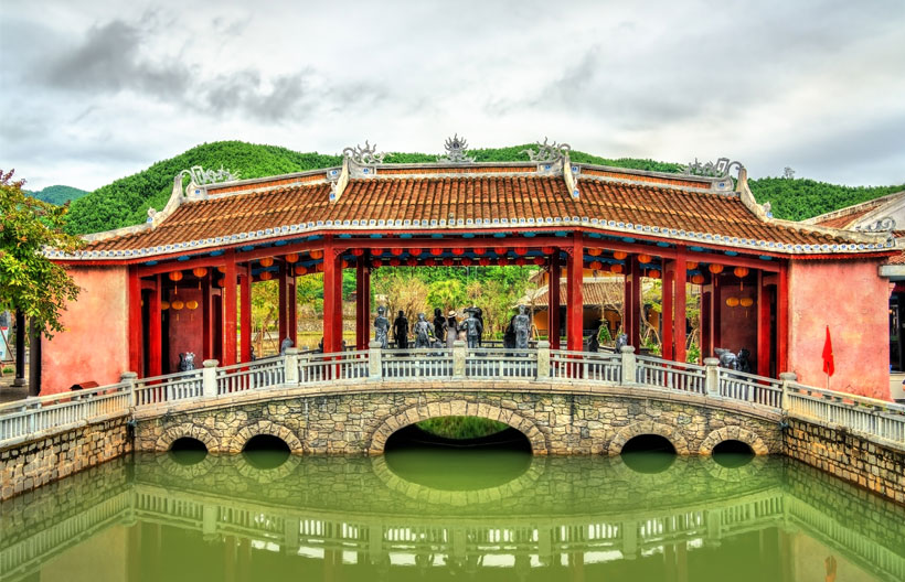 ทัวร์เวียดนาม ดานัง ฮอยอัน บานาฮิลล์ หมู่บ้านกั๊มทาน ล่องเรือกระด้ง SON TRA MARINA CAFÉ  สะพานแห่งความรัก 4 วัน 3 คืน สายการบินเอมิเรตส์แอร์ไลน์