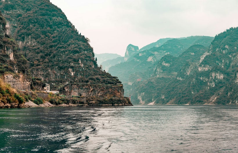 ทัวร์จีน ฉงชิ่ง ล่องเรือสำราญ CENTURY CENTURAMA VERSE CRUISE รถไฟฟ้าทะลุตึก  หงหยาต้ง 5 วัน 4 คืน สายการบินแอร์เอเชีย