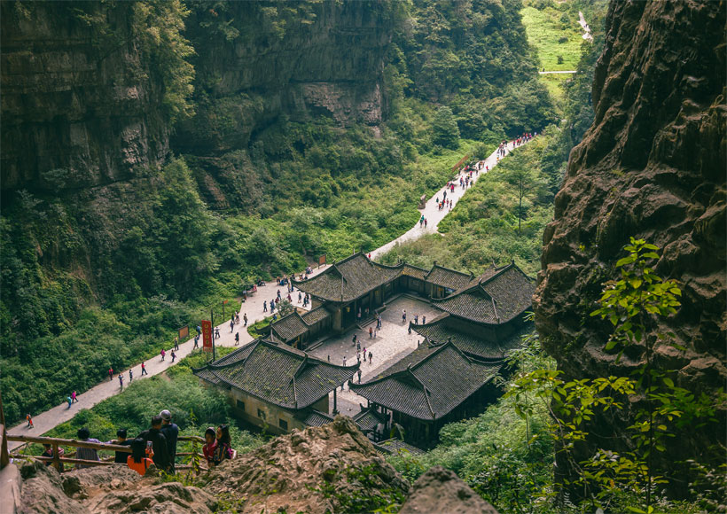 ทัวร์จีน ฉงชิ่ง อุทยานหลุมฟ้าสะพานสวรรค์ ภูเขาไป่มา เมืองโบราณหยางเจี่ยว สะพานแก้วสวรรค์ หงหยาต้ง  