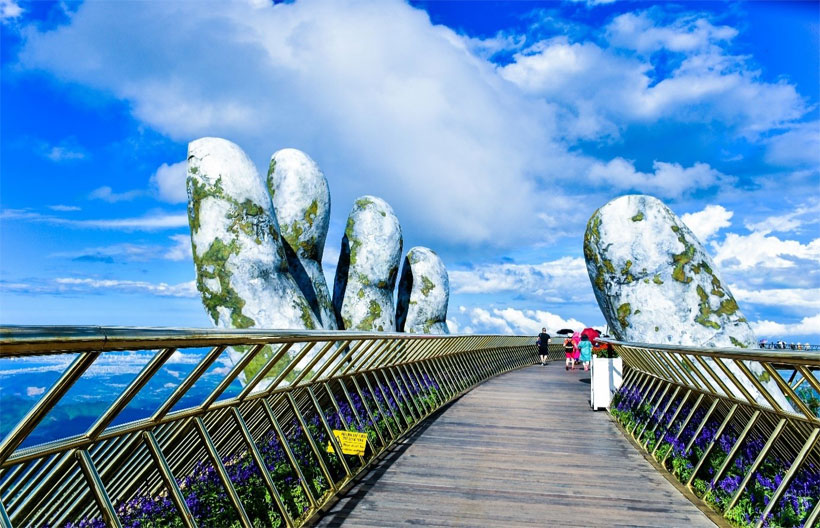 ทัวร์เวียดนามกลาง ดานัง วัดเทียนมู่ สะพานมือสีทอง นั่งเรือกระด้ง ล่องเรือมังกรชมแม่น้ำหอม (พักบาน่าฮิลล์1คืน) 4 วัน 3 คืน สายการบินแอร์เอเชีย