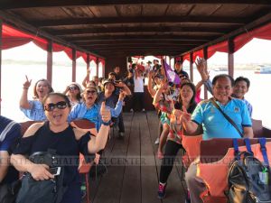 ทัวร์กัมพูชา-คณะ บริษัท เบคไทย กรุงเทพอุปกรณ์เคมีภัณฑ์ ท่องเที่ยวประเทศกัมพูชา-ขอขอบคุณคณะบริษัท เบคไทย กรุงเทพอุปกรณ์เคมีภัณฑ์ ที่ให้ความไว้วางใจบริษัทเรานำ คณะท่องเที่ยว ณ ประเทศกัมพูชา ในครั้งนี้ครับ