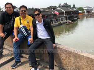 ทัวร์จีน-คณะบริษัท เฟิร์สเทค ดีไซน์ จำกัด ท่องเที่ยวจีน -ขอขอบคุณคณะคุณลูกค้า คณะบริษัท เฟิร์สเทค ดีไซน์ จำกัด ที่ให้ความไว้วางใจบริษัทเรานำท่องเที่ยวจีน ในครั้งนี้ครับ