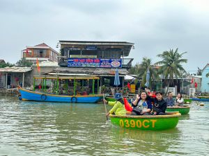 ทัวร์เวียดนาม-คณะครอบครัวคุณพิมพ์วราพัชร ท่องเที่ยวประเทศเวียดนาม-ขอขอบคุณคุณลูกค้า คณะครอบครัวคุณพิมพ์วราพัชร ที่ให้ความไว้วางใจไทยทราเวลเซ็นเตอร์ นำคณะท่านท่องเที่ยวประเทศเวียดนาม ในครั้งนี้ด้วยครับ