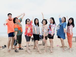 ทัวร์ไทย-บริษัท เคนยากุ (ประเทศไทย) จำกัด ท่องเที่ยวจังหวัดจันทบุรี-ขอขอบคุณคุณลูกค้า คณะบริษัท เคนยากุ (ประเทศไทย) จำกัด ที่ให้ความไว้วางใจไทยทราเวลเซ็นเตอร์ นำคณะท่านท่องเที่ยวจังหวัดจันทบุรี ในครั้งนี้ด้วยครับ