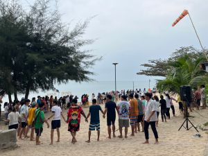 ทัวร์ไทย-บริษัท เคนยากุ (ประเทศไทย) จำกัด ท่องเที่ยวจังหวัดจันทบุรี-ขอขอบคุณคุณลูกค้า คณะบริษัท เคนยากุ (ประเทศไทย) จำกัด ที่ให้ความไว้วางใจไทยทราเวลเซ็นเตอร์ นำคณะท่านท่องเที่ยวจังหวัดจันทบุรี ในครั้งนี้ด้วยครับ