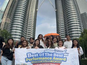 ทัวร์มาเลเซีย-บริษัท วันทูวัน โปรเฟสชั่นแนล จำกัด ท่องเที่ยวประเทศมาเลเซีย-รีวิวภาพแห่งความสุขที่ประเทศมาเลเซีย ส่งตรงจากลูกค้าที่น่ารัก คณะ : บริษัท วันทูวัน โปรเฟสชั่นแนล จำกัด และทางบริษัทขอขอบคุณท่านที่มอบความไว้วางใจเลือกใช้บริการทัวร์กับไทยทราเวลเซ็นเตอร์ นำท่านท่องเที่ยวประเทศมาเลเซียในครั้งนี้ พร้อมส่งภาพบรรยากาศที่สวยมาก ๆ ให้เราได้ชมตลอดทริปกัน อยากฟินสุดสุดแบบนี้ จองทัวร์เลยที่ไทยทราเวลเซ็นเตอร์