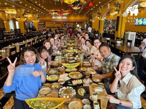 ทัวร์เวียดนาม-คณะ บริษัท คอนโทรล ดาต้า (ประเทศไทย) จำกัด ท่องเที่ยวประเทศเวียดนาม-รีวิวภาพแห่งความสุขที่ประเทศเวียดนาม ส่งตรงจากลูกค้าที่น่ารัก คณะ บริษัท คอนโทรล ดาต้า (ประเทศไทย) จำกัด เที่ยวสนุกสนานครบรส เน้นเที่ยว พักชิลล์ และทางบริษัทขอขอบคุณท่านที่มอบความไว้วางใจเลือกใช้บริการทัวร์กับไทยทราเวลเซ็นเตอร์ นำท่องเที่ยวเวียดนามในครั้งนี้ พร้อมส่งภาพบรรยากาศที่สวยมาก ๆ ให้เราได้ชมตลอดทริปกัน อยากฟินสุดสุดแบบนี้ จองทัวร์เลยที่ไทยทราเวลเซ็นเตอร์