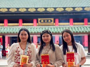 ทัวร์ฮ่องกง-บริษัท สุรชัย โพลทรี่ ฟู้ดส์ จำกัด ท่องเที่ยวประเทศฮ่องกง-รีวิวภาพแห่งความสุขที่ประเทศฮ่องกง ส่งตรงจากลูกค้าที่น่ารัก คณะ : บริษัท สุรชัย โพลทรี่ ฟู้ดส์ จำกัด ทางบริษัทขอขอบคุณท่านที่มอบความไว้วางใจเลือกใช้บริการทัวร์กับไทยทราเวลเซ็นเตอร์ นำท่านท่องเที่ยวประเทศฮ่องกงในครั้งนี้ พร้อมส่งภาพบรรยากาศให้เราได้ชมตลอดทริปกัน อยากเที่ยวสนุกสุดฟินแบบนี้ จองทัวร์เลยที่ไทยทราเวลเซ็นเตอร์