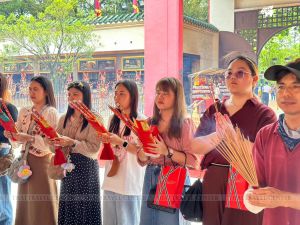 ทัวร์ฮ่องกง-บริษัท สุรชัย โพลทรี่ ฟู้ดส์ จำกัด ท่องเที่ยวประเทศฮ่องกง-รีวิวภาพแห่งความสุขที่ประเทศฮ่องกง ส่งตรงจากลูกค้าที่น่ารัก คณะ : บริษัท สุรชัย โพลทรี่ ฟู้ดส์ จำกัด ทางบริษัทขอขอบคุณท่านที่มอบความไว้วางใจเลือกใช้บริการทัวร์กับไทยทราเวลเซ็นเตอร์ นำท่านท่องเที่ยวประเทศฮ่องกงในครั้งนี้ พร้อมส่งภาพบรรยากาศให้เราได้ชมตลอดทริปกัน อยากเที่ยวสนุกสุดฟินแบบนี้ จองทัวร์เลยที่ไทยทราเวลเซ็นเตอร์