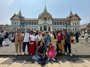 ทัวร์ไทย-คณะคุณไอรีนา ท่องเที่ยวประเทศไทย-รีวิวภาพแห่งความสุขที่ จ. กรุงเทพ ส่งตรงจากลูกค้าที่น่ารัก คณะคุณไอรีนา ทางบริษัทขอขอบคุณท่านที่มอบความไว้วางใจเลือกใช้บริการทัวร์กับไทยทราเวลเซ็นเตอร์ นำท่านท่องเที่ยวที่กรุงเทพในครั้งนี้ พร้อมส่งภาพบรรยากาศให้เราได้ชมตลอดทริปกัน อยากเที่ยวสนุกสุดฟินแบบนี้ จองทัวร์เลยที่ไทยทราเวลเซ็นเตอร์