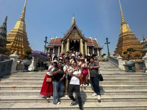 ทัวร์ไทย-คณะคุณไอรีนา ท่องเที่ยวประเทศไทย-รีวิวภาพแห่งความสุขที่ จ. กรุงเทพ ส่งตรงจากลูกค้าที่น่ารัก คณะคุณไอรีนา ทางบริษัทขอขอบคุณท่านที่มอบความไว้วางใจเลือกใช้บริการทัวร์กับไทยทราเวลเซ็นเตอร์ นำท่านท่องเที่ยวที่กรุงเทพในครั้งนี้ พร้อมส่งภาพบรรยากาศให้เราได้ชมตลอดทริปกัน อยากเที่ยวสนุกสุดฟินแบบนี้ จองทัวร์เลยที่ไทยทราเวลเซ็นเตอร์