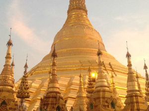 ทัวร์พม่า -บริษัทซอง เซน แมชชินเนอรี่ แมนูแฟคเจอริ่ง(ไทยแลนด์)จำกัด ท่องเที่ยวพม่า-ขอขอบคุณ บริษัทซอง เซน แมชชินเนอรี่ แมนูแฟคเจอริ่ง(ไทยแลนด์)จำกัด ที่ให้ความไว้วางใจเรานำท่องเที่ยวประเทศพม่า สักการะ 3 มหาบูชาสถาน อันศักดิ์สิทธิ์ นมัสการ พระพุทธรูปไจ้ปุ่น ชม พระธาตุอินทร์แขวน ทำบุญตักบาตร ณ วัดไจ้คะวาย อิสระช้อปปิ้ง และชิมเมนูขึ้นชื่อของพม่า