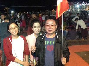 ทัวร์พม่า -บริษัทซอง เซน แมชชินเนอรี่ แมนูแฟคเจอริ่ง(ไทยแลนด์)จำกัด ท่องเที่ยวพม่า-ขอขอบคุณ บริษัทซอง เซน แมชชินเนอรี่ แมนูแฟคเจอริ่ง(ไทยแลนด์)จำกัด ที่ให้ความไว้วางใจเรานำท่องเที่ยวประเทศพม่า สักการะ 3 มหาบูชาสถาน อันศักดิ์สิทธิ์ นมัสการ พระพุทธรูปไจ้ปุ่น ชม พระธาตุอินทร์แขวน ทำบุญตักบาตร ณ วัดไจ้คะวาย อิสระช้อปปิ้ง และชิมเมนูขึ้นชื่อของพม่า