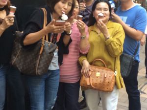 ทัวร์ฮ่องกง มาเก๊า-คณะบริษัท บวรพัฒน์ เทรดดิ้ง อินเตอร์เนชั่นเนล จำกัด ท่องเที่ยวฮ่องกง มาเก๊า-ขอขอบคุณคุณลูกค้าคณะบริษัท บวรพัฒน์ เทรดดิ้ง อินเตอร์เนชั่นเนล จำกัด ที่ให้ความไว้วางใจบริษัทเรานำคณะผู้แทนจำหน่ายล้อแม็กซ์ยอดเยี่ยม แบรนด์ Kensei & Ever Trust ท่องเที่ยวเส้นทางฮ่องกง มาเก๊า ในครั้งนี้ค่ะ