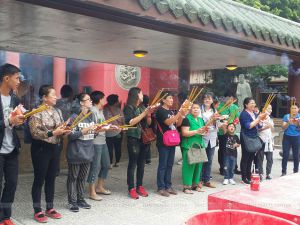 ทัวร์ฮ่องกง-คณะห้างหุ้นส่วนจำกัด ไม้ไทยลพบุรี ท่องเที่ยวฮ่องกง-ขอขอบคุณท่านลูกค้าคณะ ห้างหุ้นส่วนจำกัด ไม้ไทยลพบุรี ที่ให้ความไว้วางใจบริษัทเรานำท่องเที่ยวฮ่องกง ไหว้พระ ชมวิวเกาะฮ่องกง เที่ยวดิสนีย์แลนด์ ในครั้งนี้ค่ะ