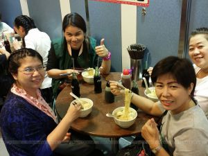 ทัวร์ฮ่องกง-คณะห้างหุ้นส่วนจำกัด ไม้ไทยลพบุรี ท่องเที่ยวฮ่องกง-ขอขอบคุณท่านลูกค้าคณะ ห้างหุ้นส่วนจำกัด ไม้ไทยลพบุรี ที่ให้ความไว้วางใจบริษัทเรานำท่องเที่ยวฮ่องกง ไหว้พระ ชมวิวเกาะฮ่องกง เที่ยวดิสนีย์แลนด์ ในครั้งนี้ค่ะ