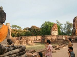 ทัวร์อยุธยา-คณะคุณบุษรินทร์ ท่องเที่ยวจังหวัดอยุทยา -ไทยทราเวลเซ็นเตอร์ขอขอบคุณ คณะคุณบุษรินทร์ ที่ไว้วางใจเรานำท่องเที่ยวจังหวัดอยุทยา เข้าชมสถานที่สำคัญๆทางประวัติศาสตร์  เช่น พระราชวังบางประอิน อนุเสาวรีย์สมเด็จพระนเรศวร วัดหน้าพระเมรุ วัดราชบูรณะ วัดมหาธาตุ วัดพระศรีสรรเพชญ์ วัดไชยวัฒนาราม วัดสุวรรณาดาราม วัดพุทธไธสวรรย์ วัดใหญ่ชัยมงคล วัดมเหยงค์ อุทยานประศาสตร์ พระนครศรีอยุธยา พิพิธภัณฑ์สถานแห่งชาติเจ้าสามพระยา ฯลฯ