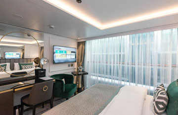 S4 Petite Suite with Panoramic Balcony-Window	