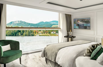 S1 Deluxe Suite with Panoramic Balcony-Window	
